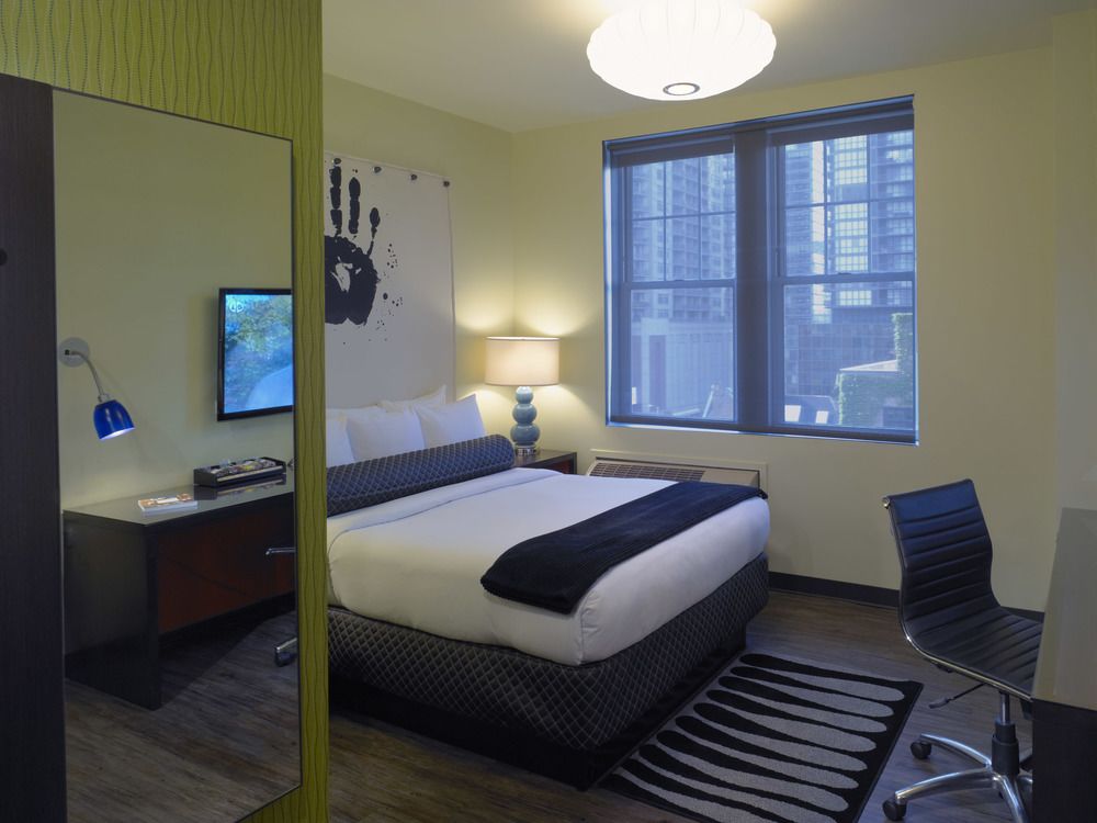 room photo