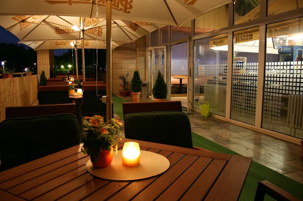JUNIOR HOTEL BRATISLAVA