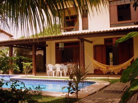 COMFORTABLE HOUSE LOCATED IN PRAIA DO FORTE FOR 8 PEOPLE.
