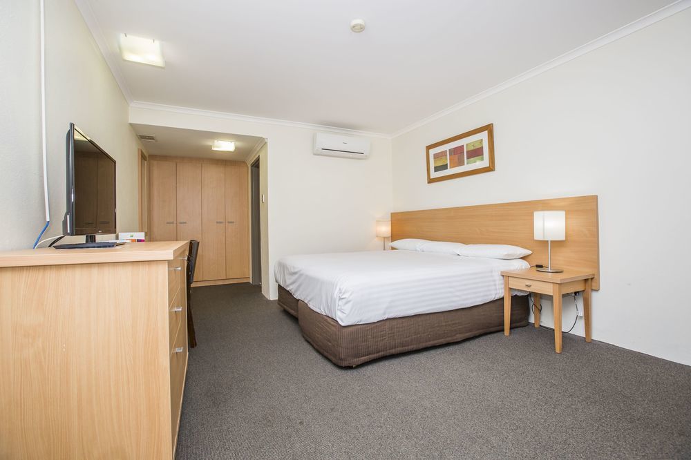 IBIS STYLES CANBERRA EAGLEHAWK
