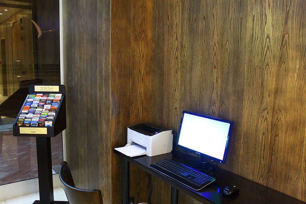 Circa On The Square Hotel