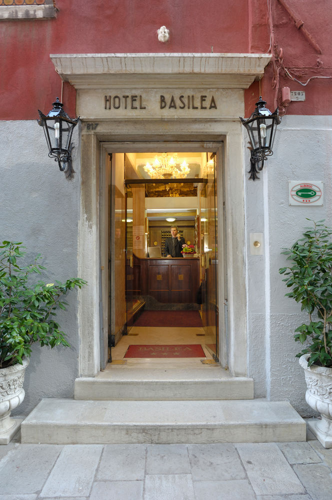 BASILEA HOTEL (CENTRE)