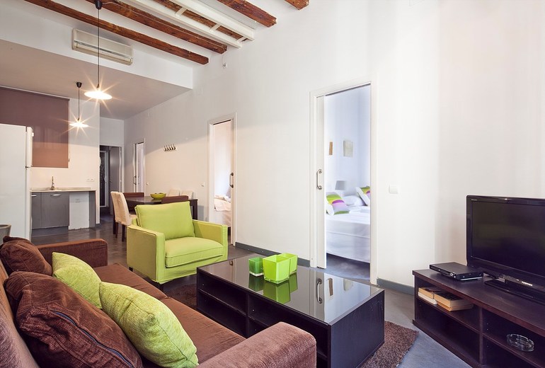 CHARMING APARTMENT IN BARCELONA (6 GUESTS)