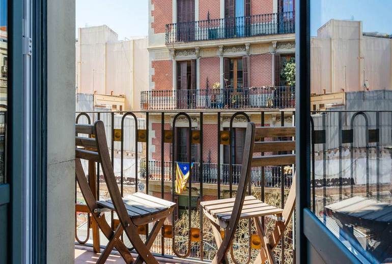 INCREDIBLE APARTMENT IN BARCELONA (4 GUESTS)