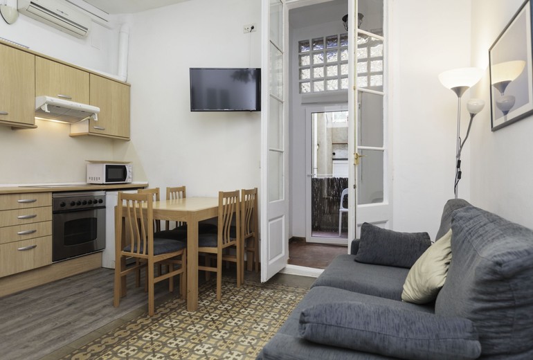 GREAT APARTMENT IN BARCELONA (6 GUESTS)