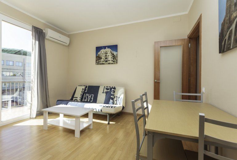 SPLENDID APARTMENT IN BARCELONA (6 GUESTS)