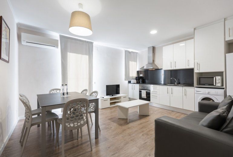 GENIAL APARTMENT IN BARCELONA (6 GUESTS)