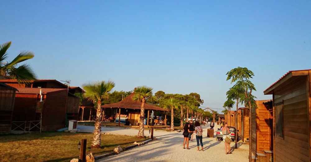 BUNGALOWS PARK ALBUFERA - Hotel cerca del Restaurante La Genuina