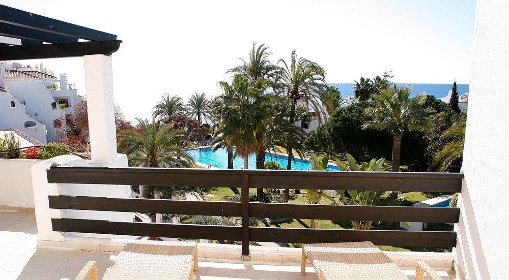 CORAL BEACH APART