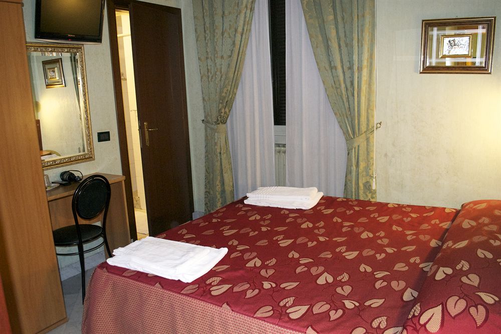 Hotel Ferrarese Roma