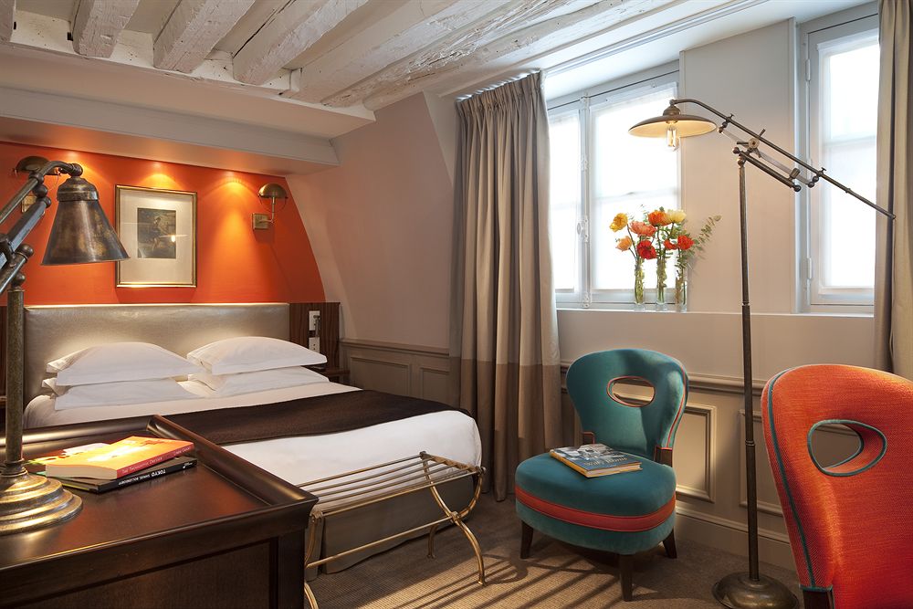 room photo
