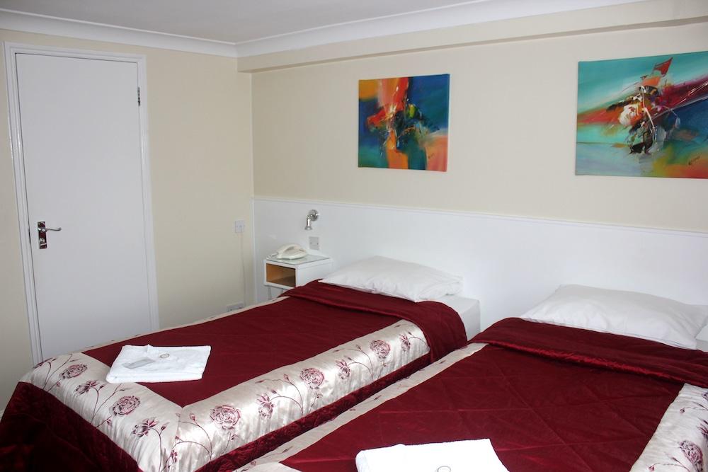 room photo
