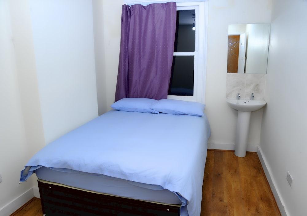 room photo