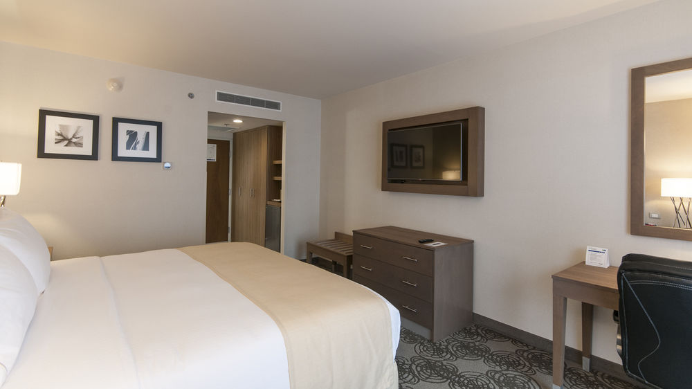 HOLIDAY INN EXPRESS & SUITES CHIHUAHUA JUVENTUD