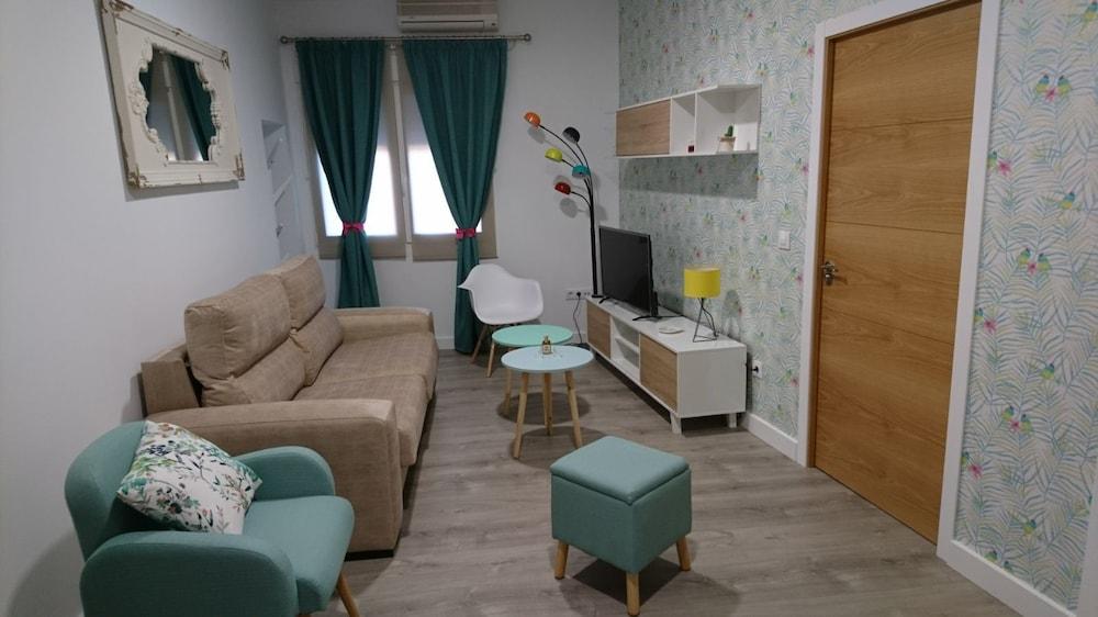 APARTAMENTOS COSO DE SAN ALBIN