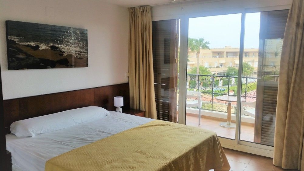 HOSTAL BAHÍA ALICANTE