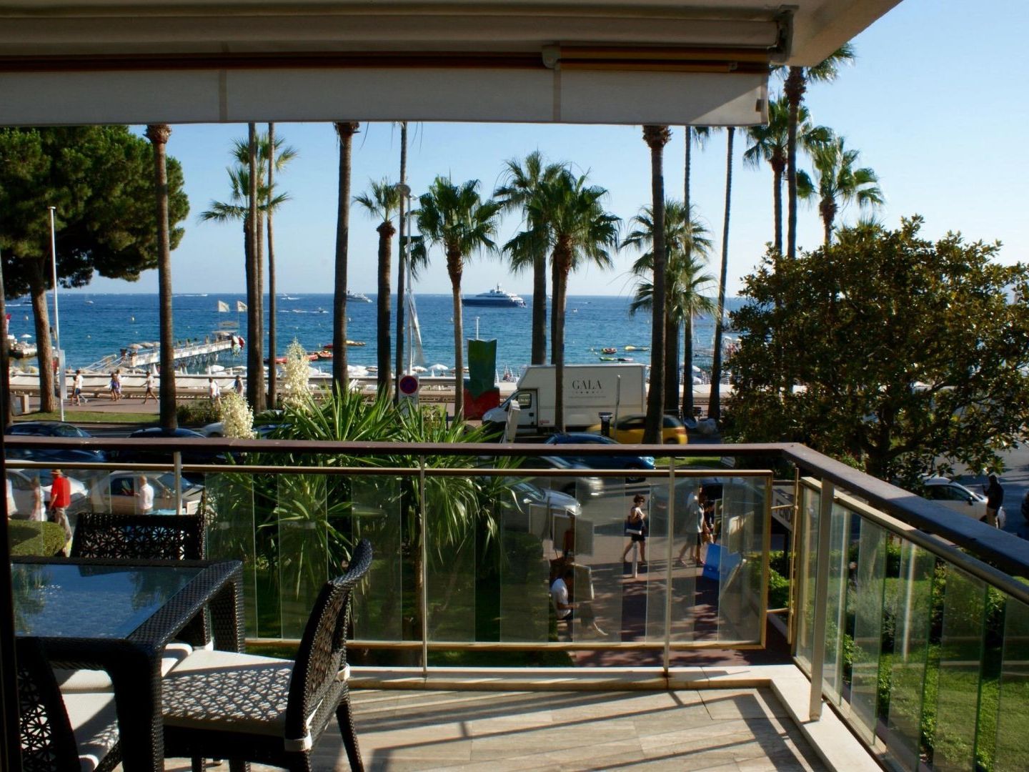 3 PIÈCES SUR LA CROISETTE AVEC TERRASSE VUE MER - GHA0