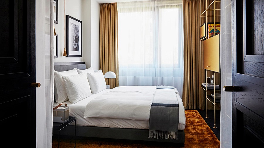 ROOMERS MUNICH, AUTOGRAPH COLLECTION