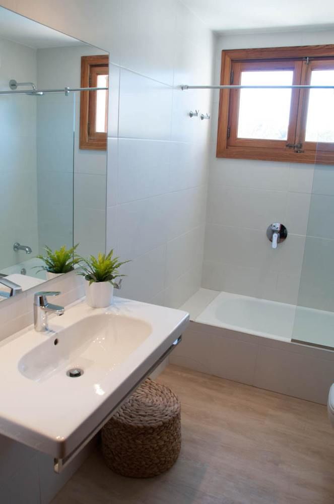 VILLA WITH 6 BEDROOMS IN ESTELLENCS, WITH WONDERFU