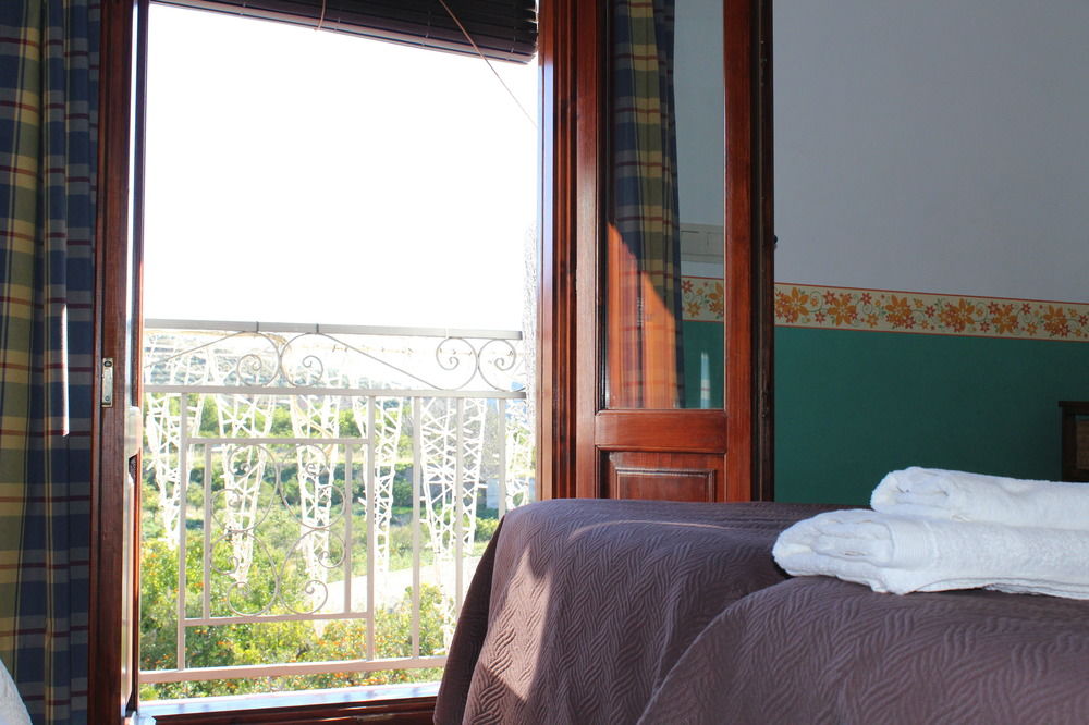 HOSTAL Y APARTAMENTO RURAL LOS NARANJOS