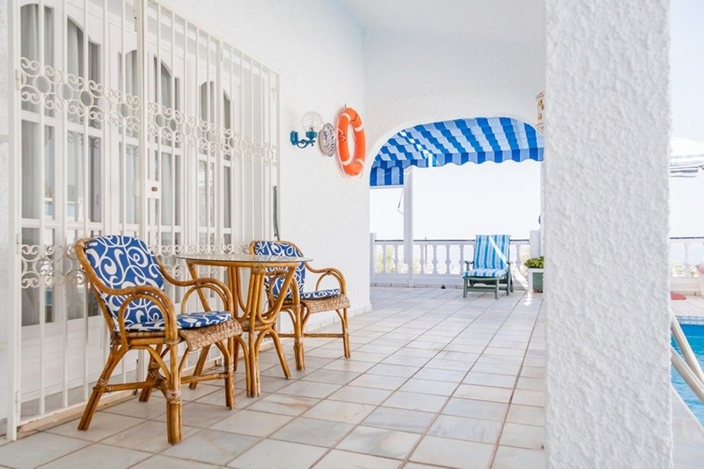 VILLA MANZANAS CANOVAS NERJA