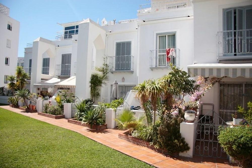 Apartamentos Huertos  Nerja