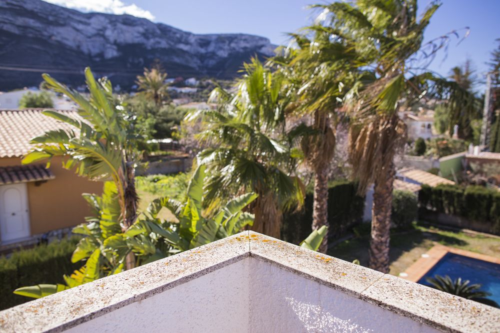 071 VILLA ALQUERIES