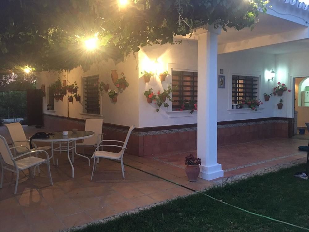 CHALET WITH 5 BEDROOMS IN UTRERA, WITH PRIVATE POO