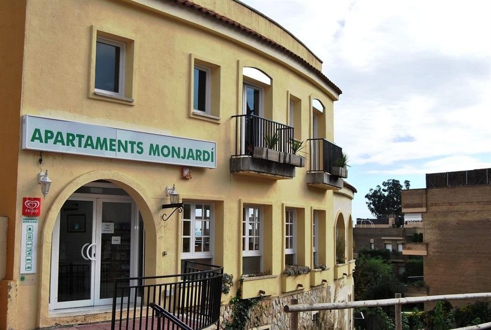 Apartaments AR Monjardí