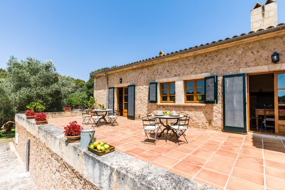 RESIDENCE BY G CAS COMTE