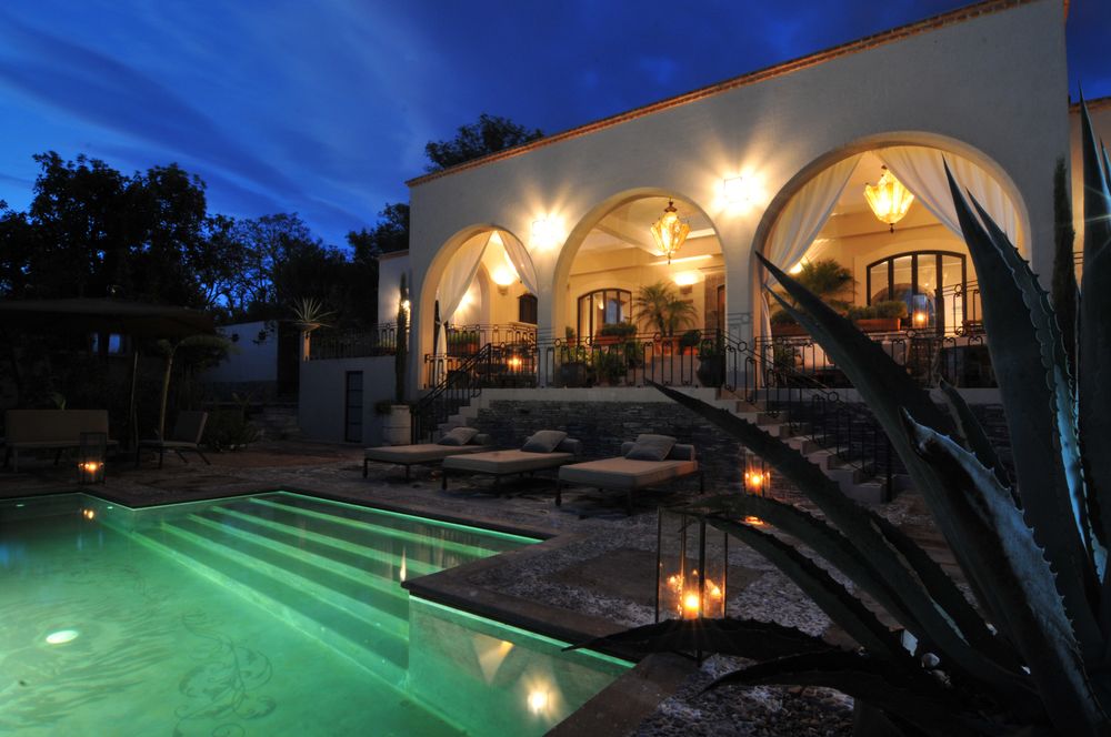 CASA CIEN - ADULTS ONLY