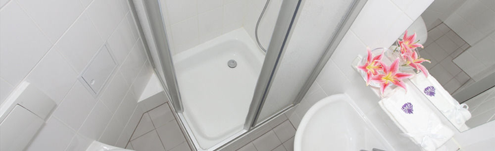 -PENSION CORTINA