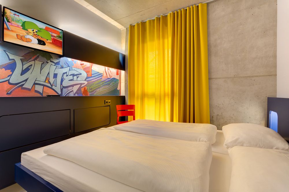 MEININGER HOTEL BERLIN EAST SIDE GALLERY