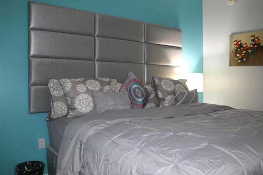 room photo