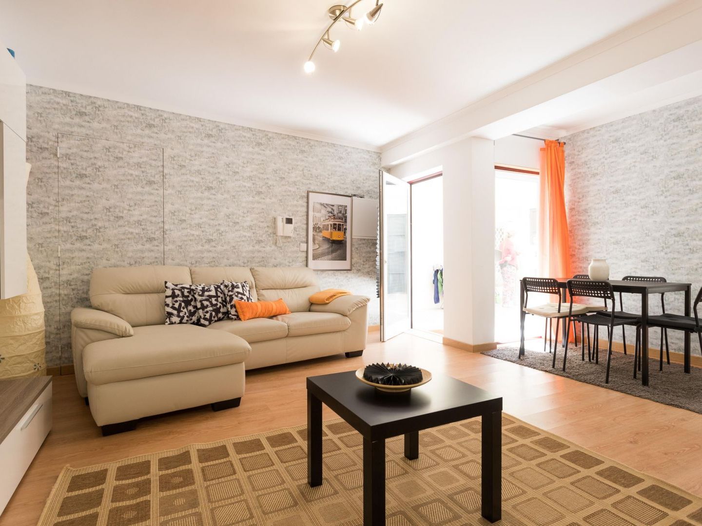 MARTIM MONIZ CHARMING FLAT I