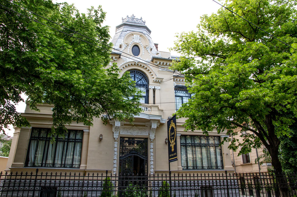 Grand Boutique Hotel