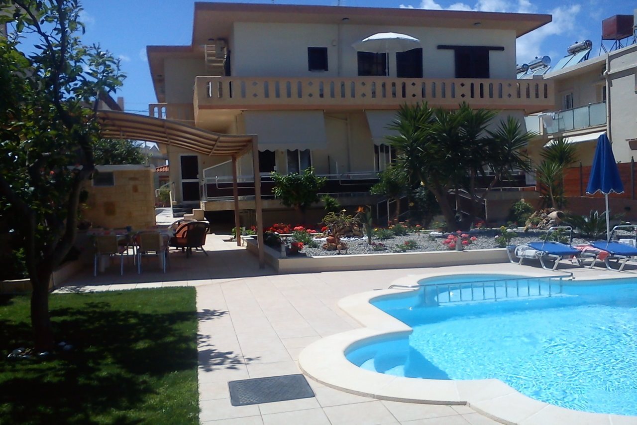 Nicolas Studios & Apartments