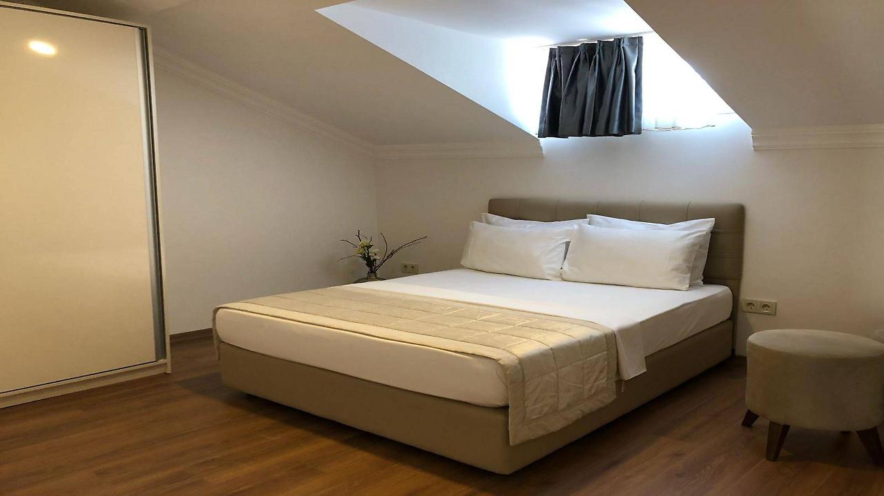 JOY SUITES HOTEL