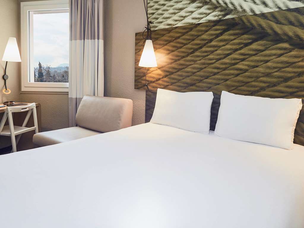 IBIS TOULON LA-SEYNE