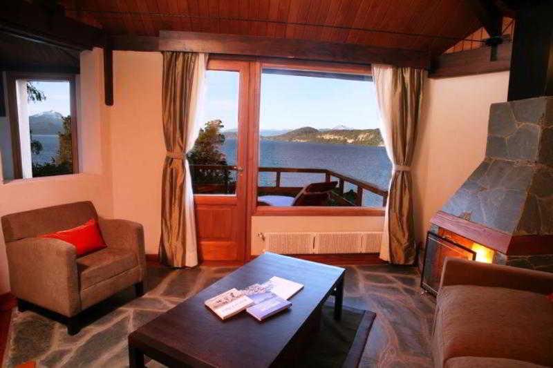 LA SIRENUSE LAKE SUITES