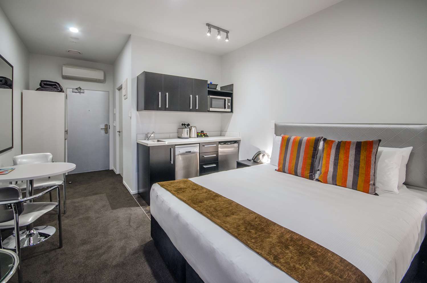 RAMADA SUITES AUCKLAND - FEDERAL STREET
