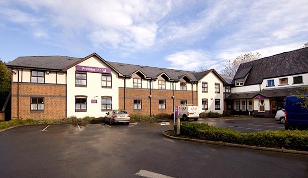 Premier Inn Premier Inn Stockport South