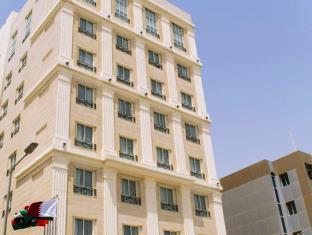 STRATO HOTEL BY WARWICK
