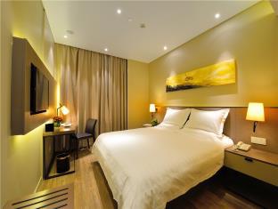 SHENYANG HOMEINN PLUS RAILWAY STATION EAST SQUARE