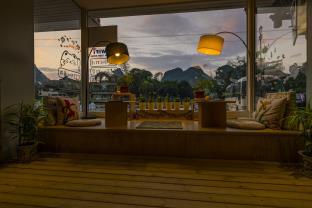 RAMBLE HOUSE
