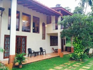RIVERSIDE KANDY HOME STAY
