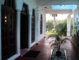 SUISSE VILLA KANDY
