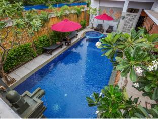 SILVER PALMS RESIDENCE