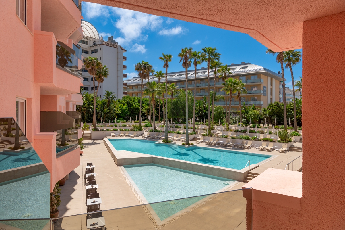 AQUA HOTEL THE BREEZE-ADULTS ONLY