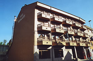 HOTEL TRES PALACIOS